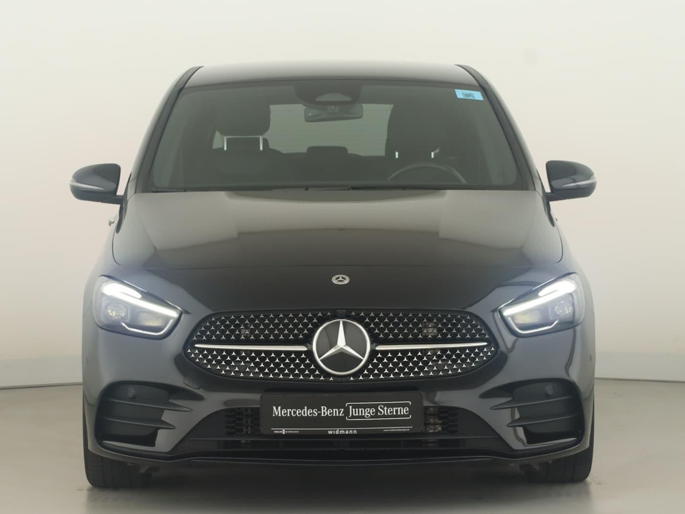 Mercedes-Benz B 220 4M Bild 3