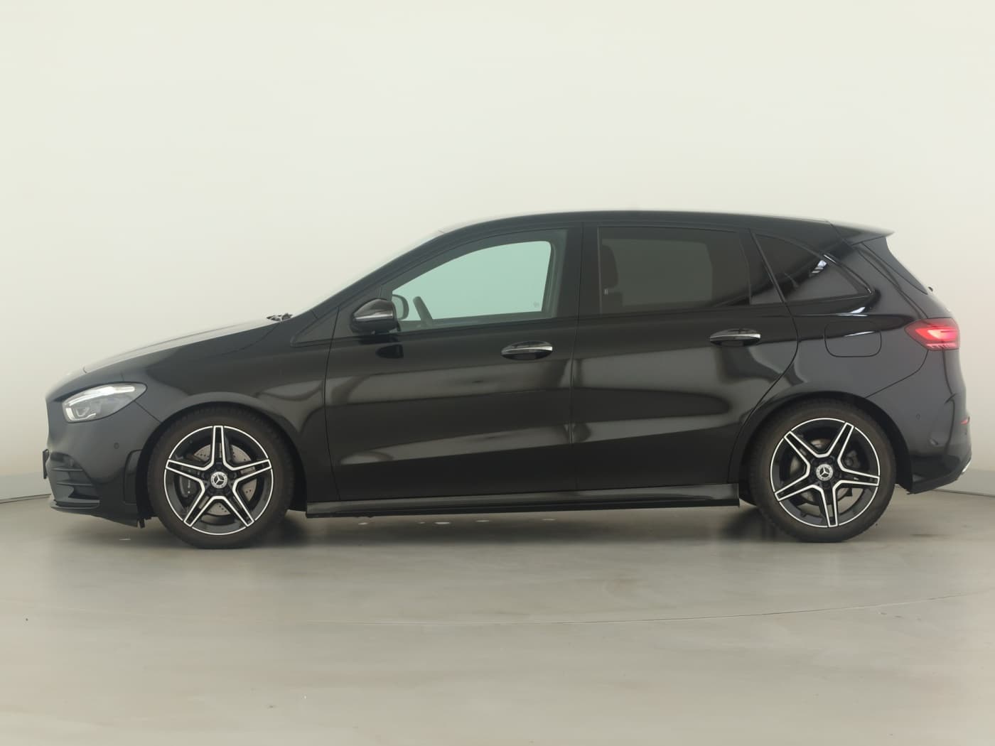 Mercedes-Benz B 220 4M Bild 7