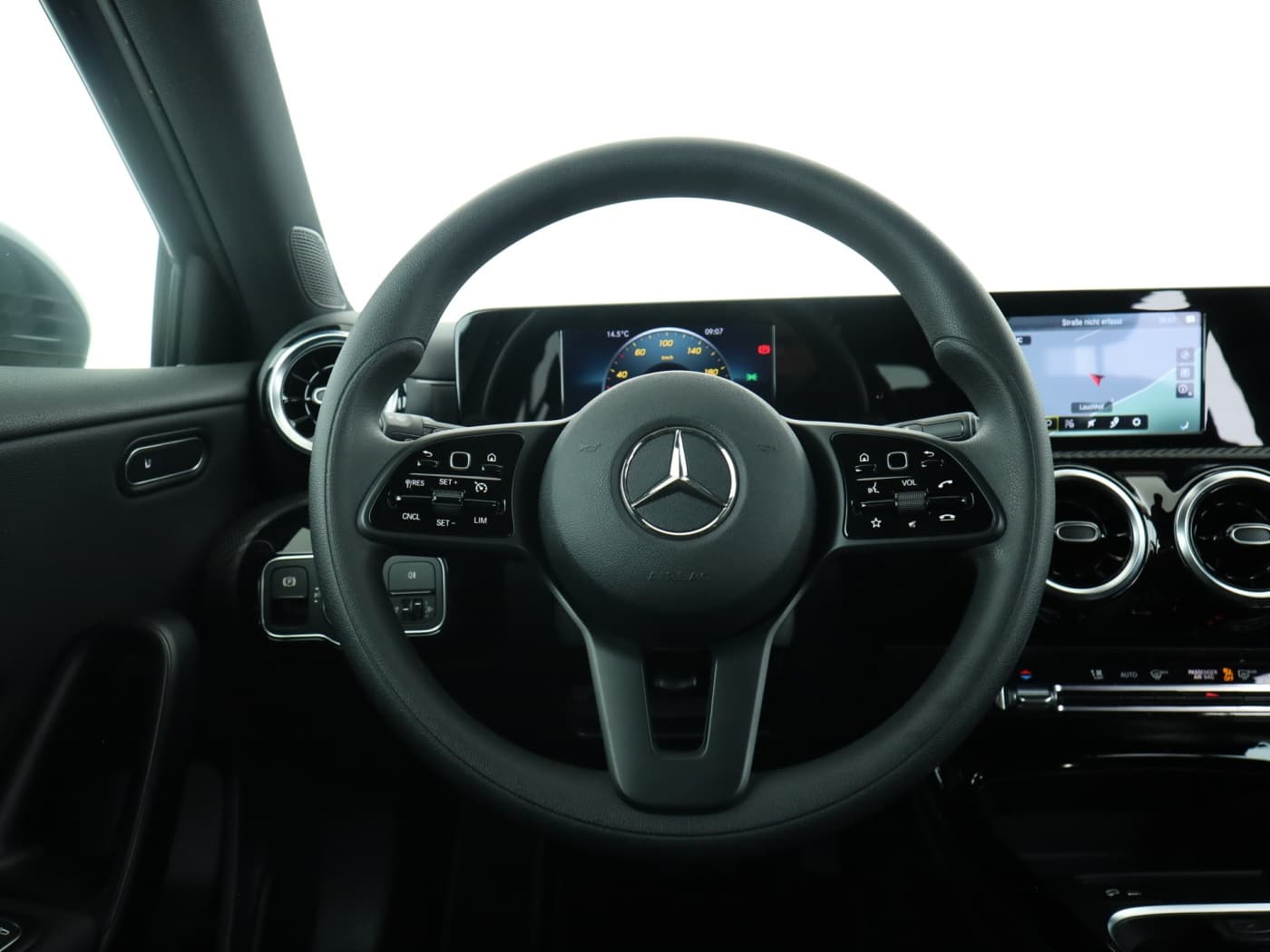 Mercedes-Benz A 200 d Bild 11