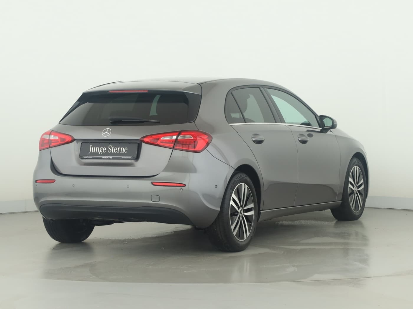 Mercedes-Benz A 200 d Bild 2
