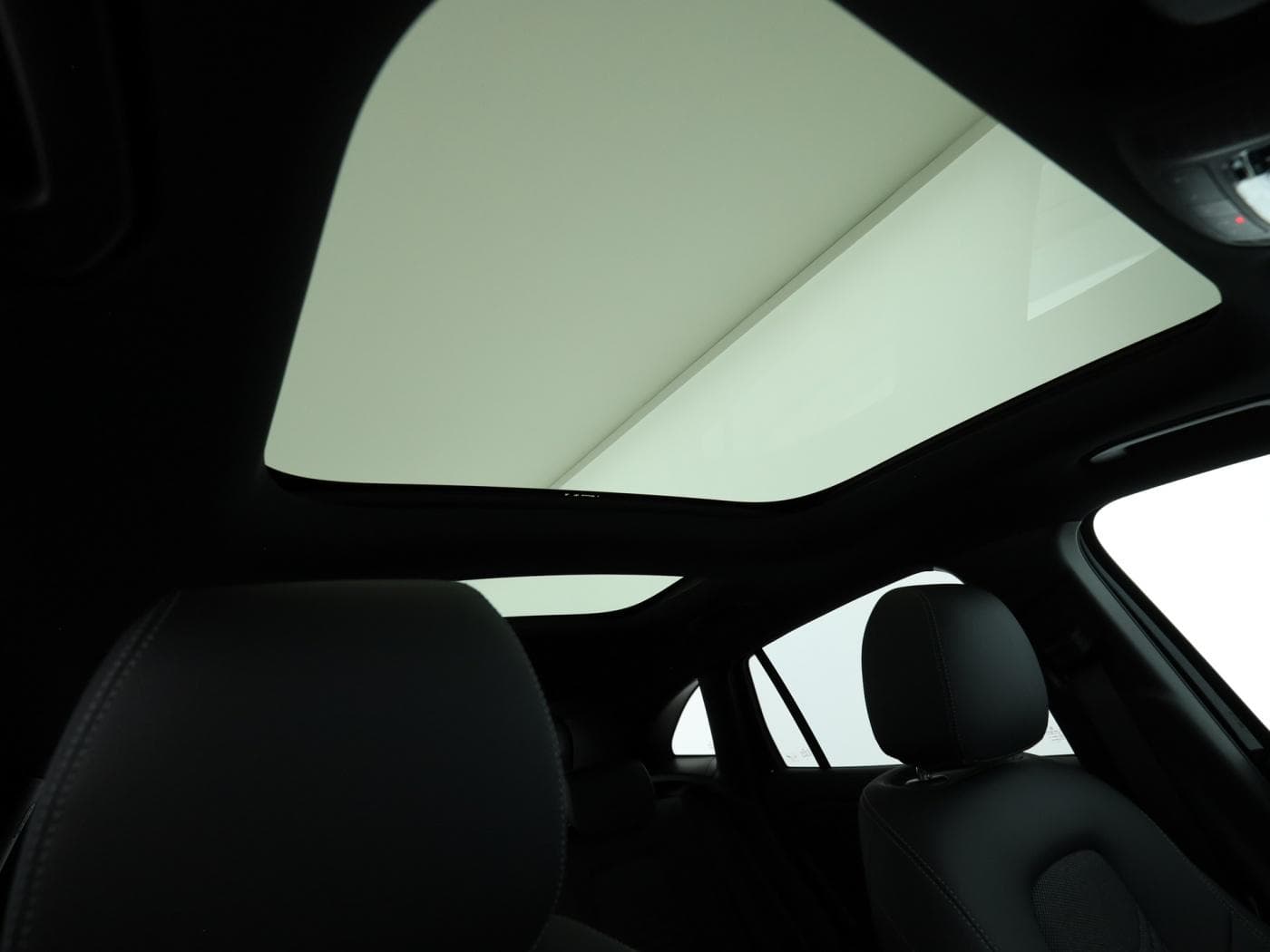 Mercedes-Benz GLA 200 Bild 21