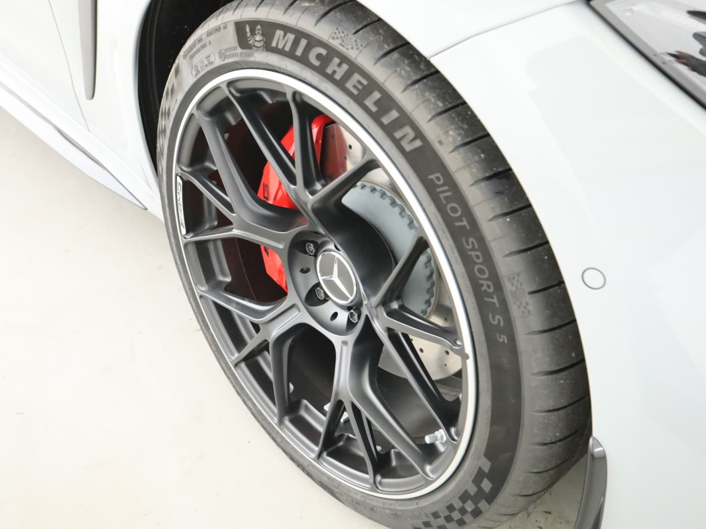 Mercedes-Benz AMG CLE 53 4M+ Coup Bild 22