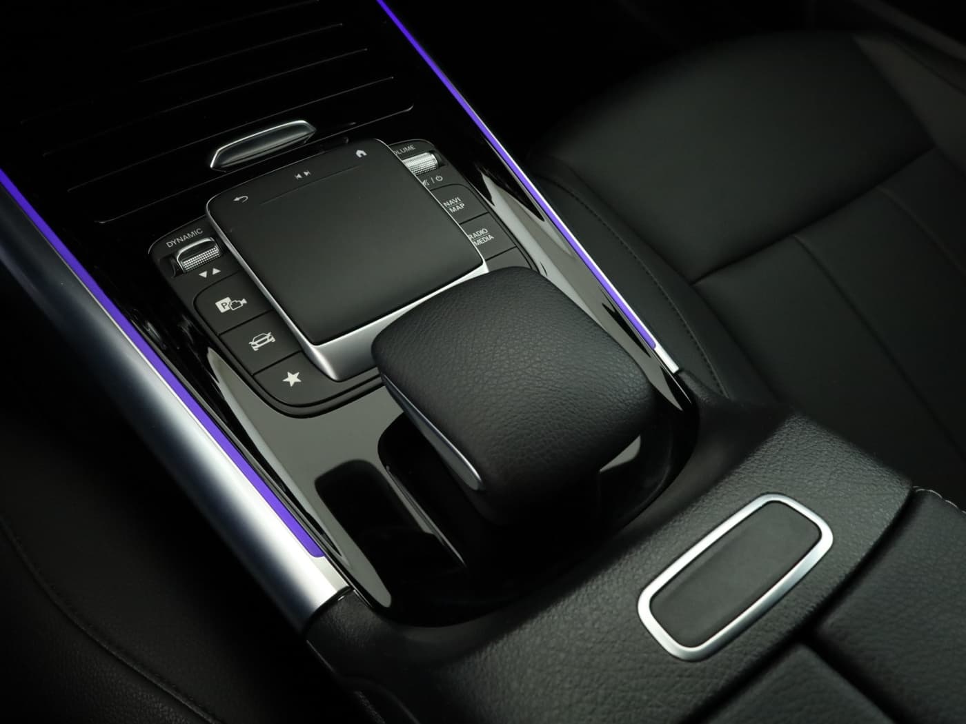 Mercedes-Benz EQA 300 4M Bild 15