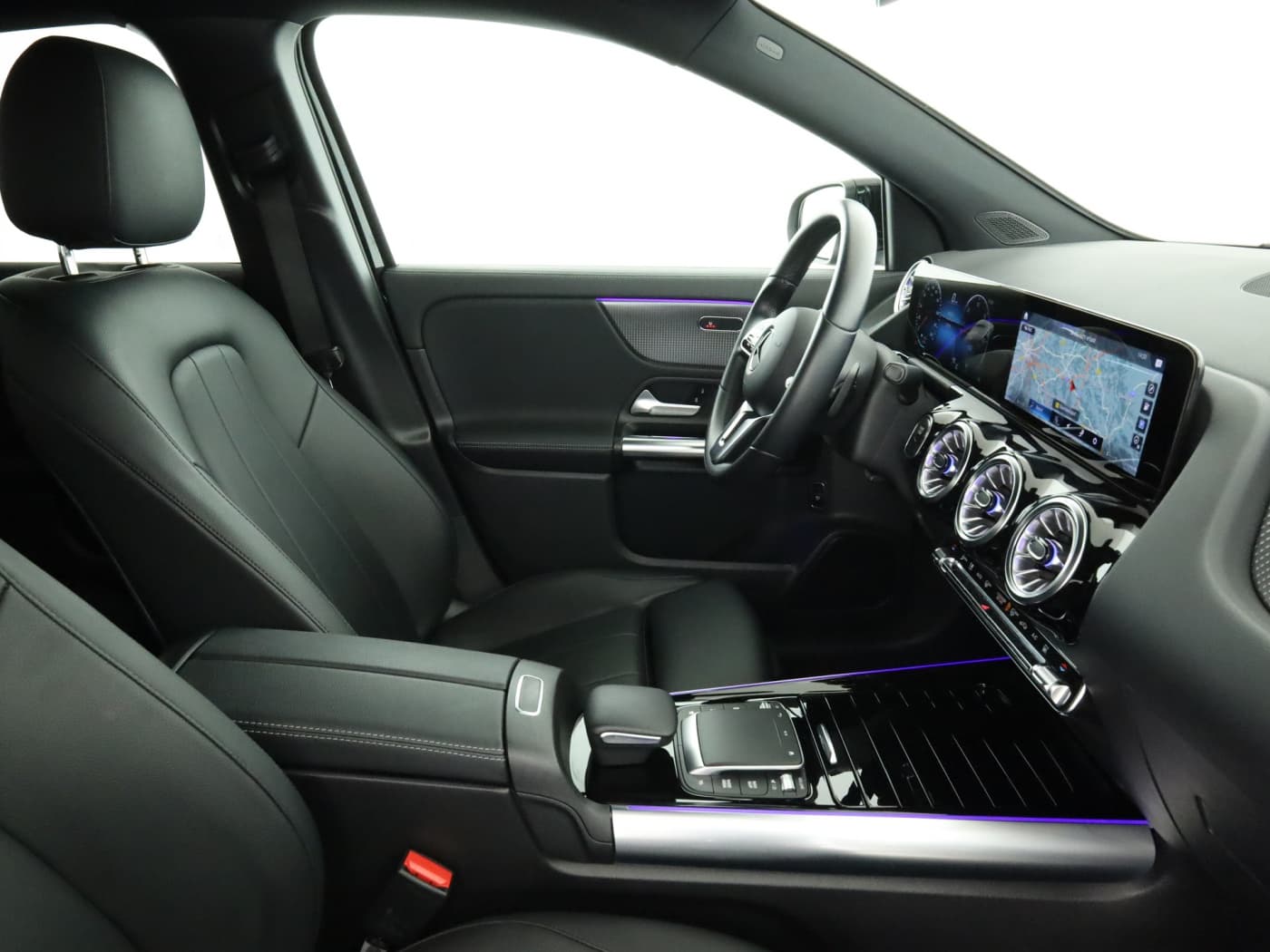 Mercedes-Benz EQA 300 4M Bild 17