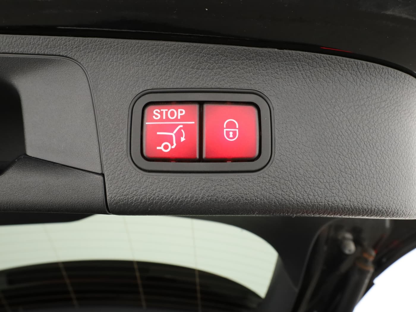 Mercedes-Benz EQA 300 4M Bild 24