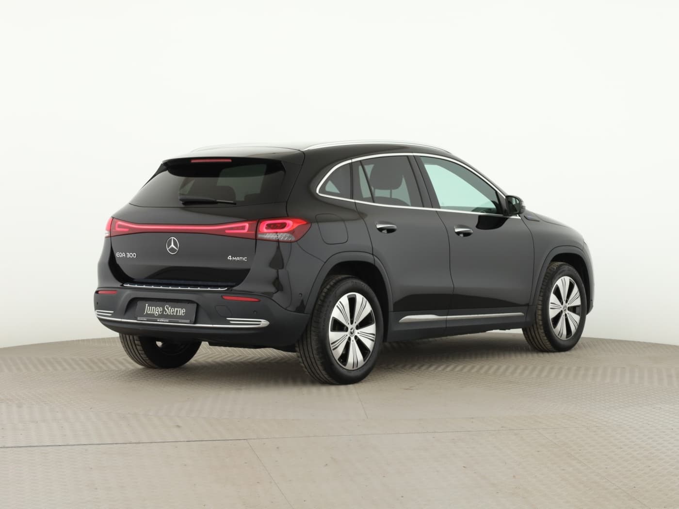 Mercedes-Benz EQA 300 4M Bild 6