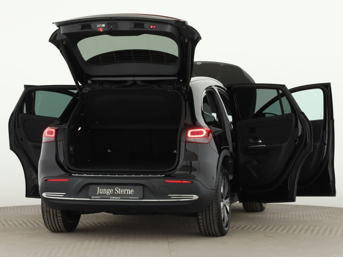 Mercedes-Benz EQA 300 4M Bild 9