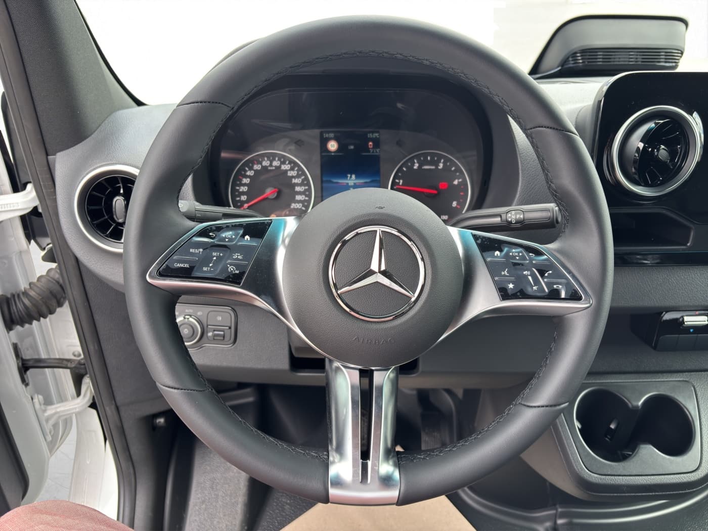Mercedes-Benz Sprinter 319 CDI Kasten PRO Hochdach Extralang Bild 10