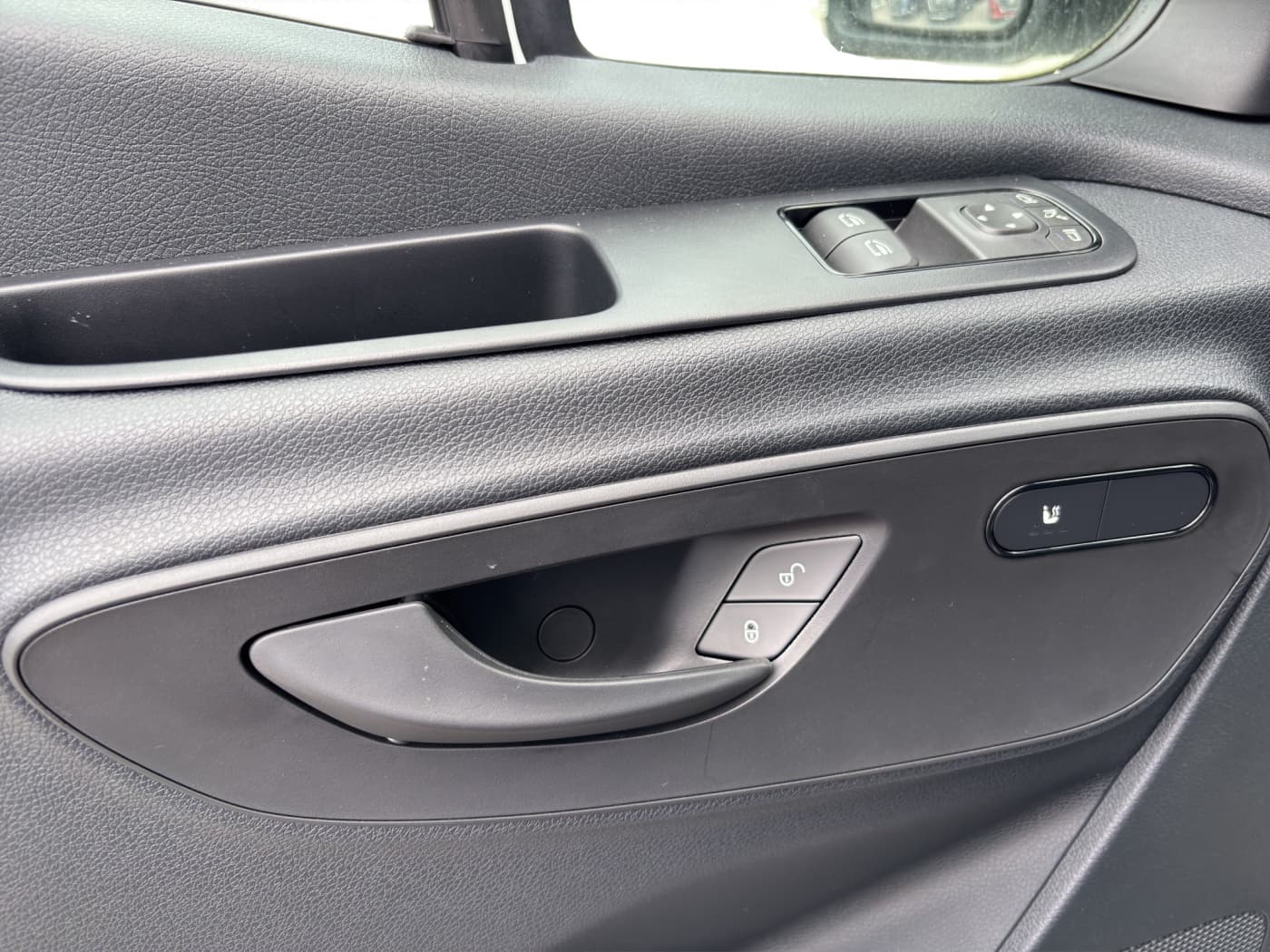 Mercedes-Benz Sprinter 319 CDI Kasten PRO Hochdach Extralang Bild 17