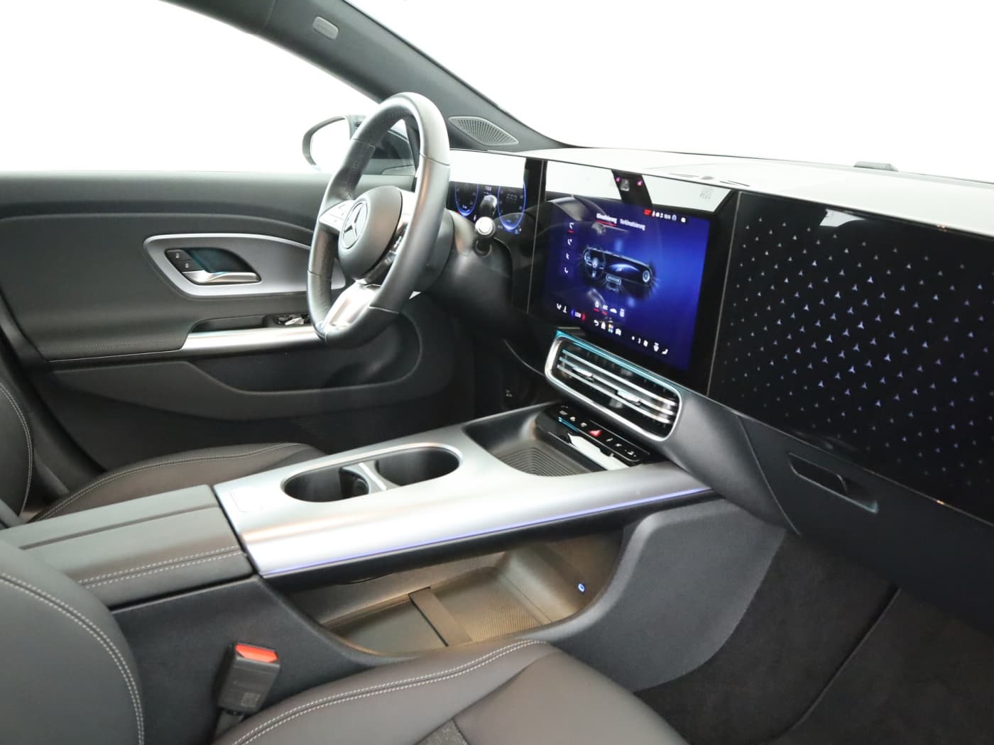 Mercedes-Benz CLA 250+ EQ Bild 17