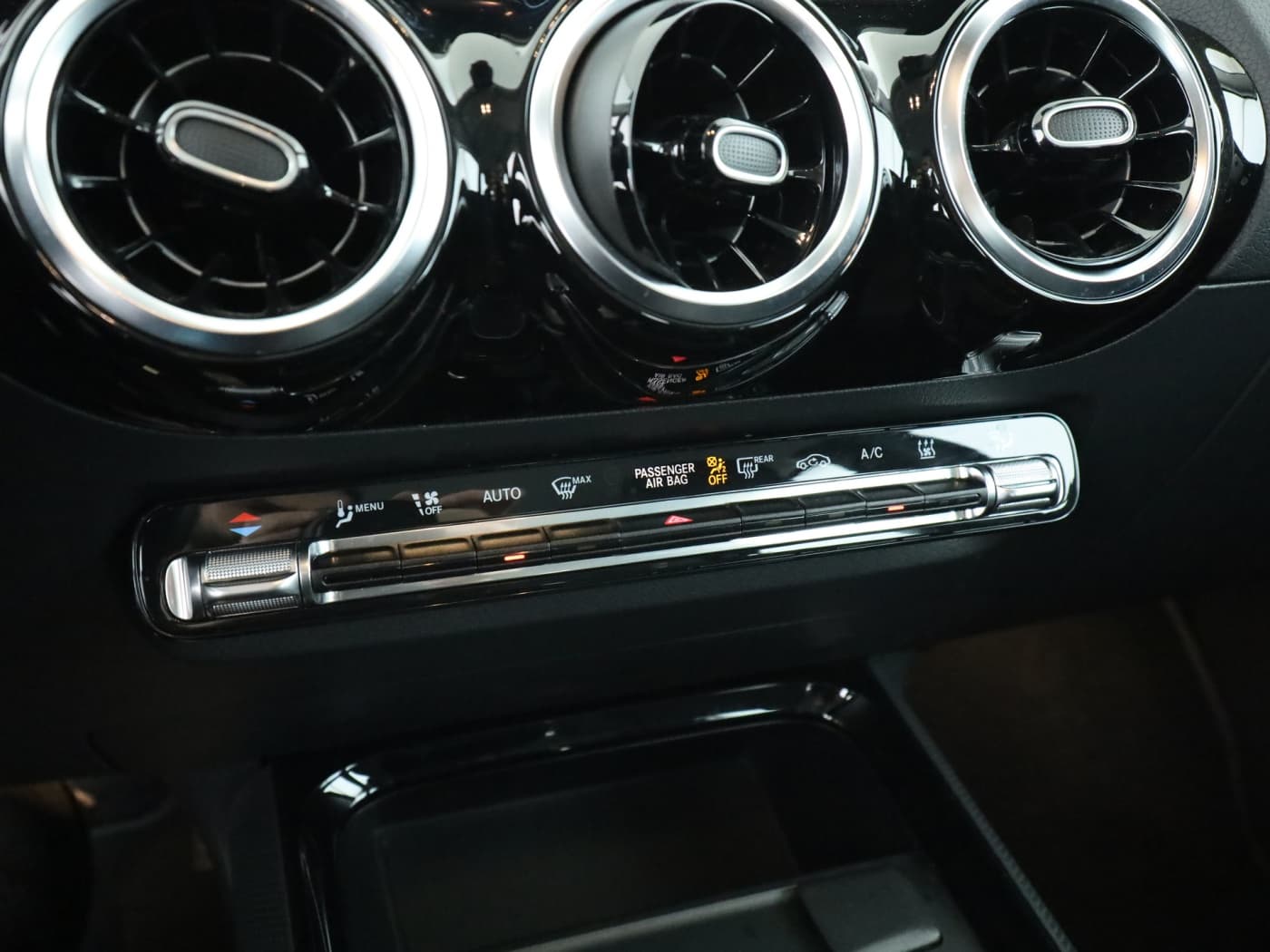 Mercedes-Benz GLA 200 d 4M Bild 14