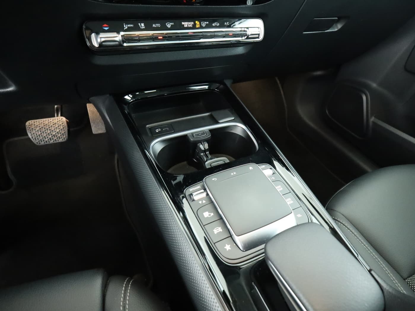 Mercedes-Benz GLA 200 d 4M Bild 15