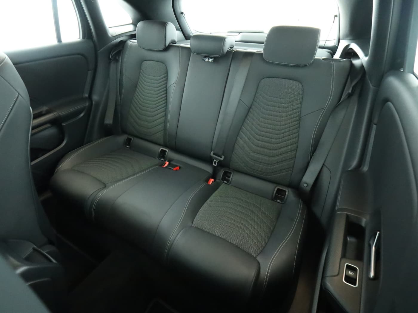 Mercedes-Benz GLA 200 d 4M Bild 18