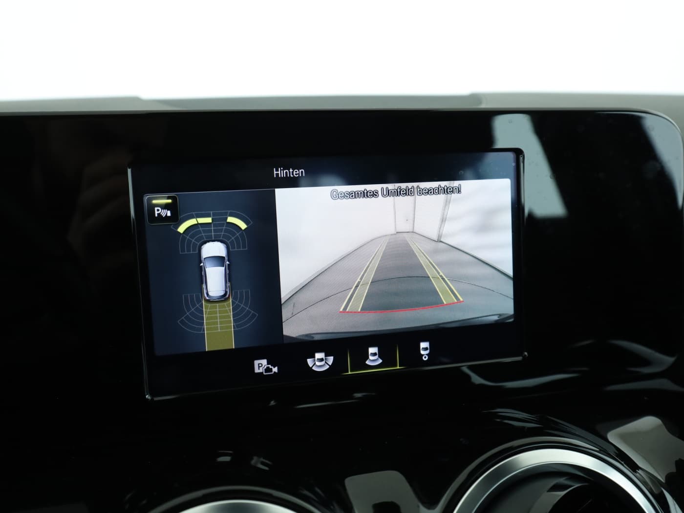 Mercedes-Benz GLA 200 d 4M Bild 26