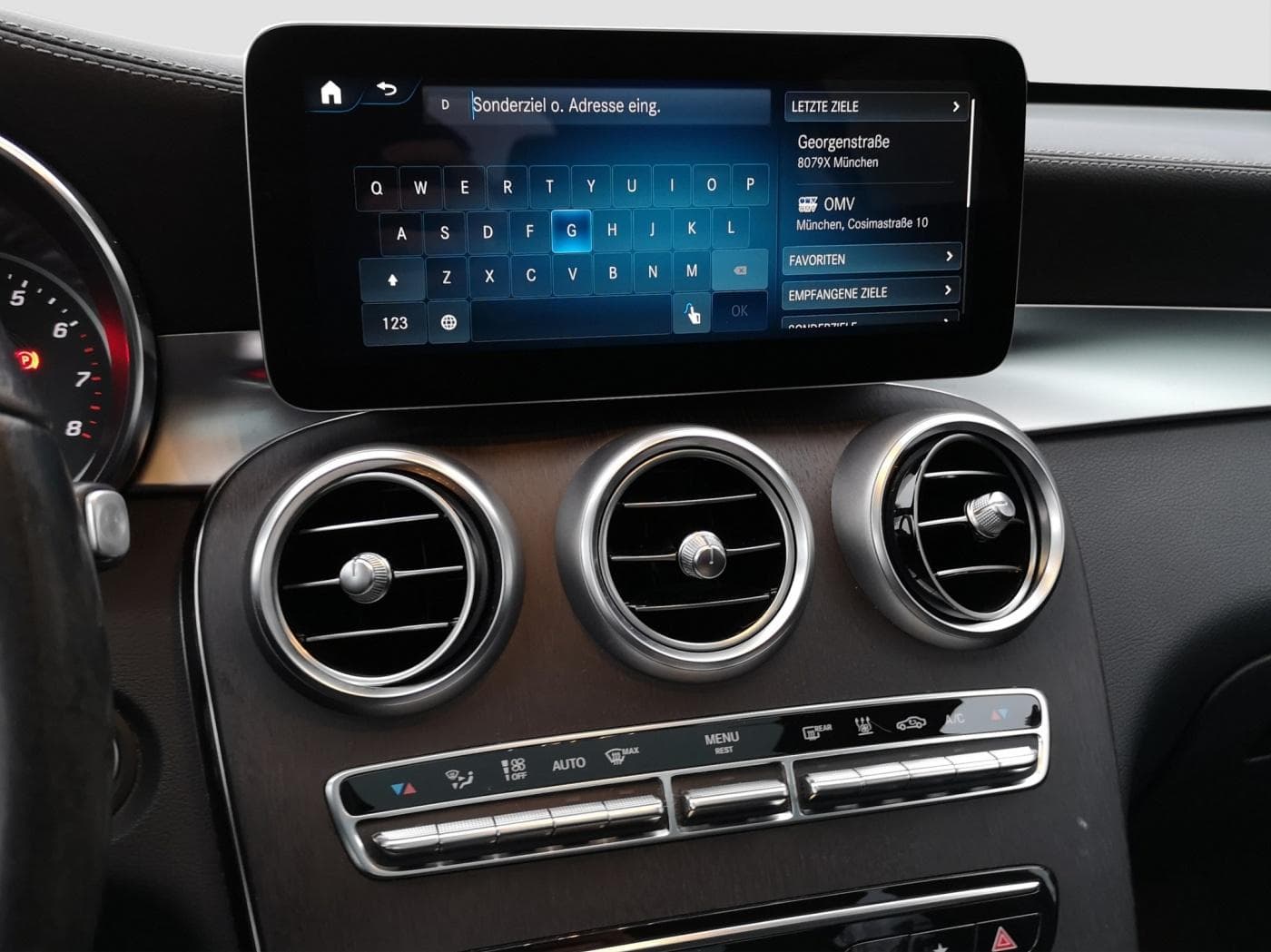 Mercedes-Benz GLC 300 e 4M Bild 11