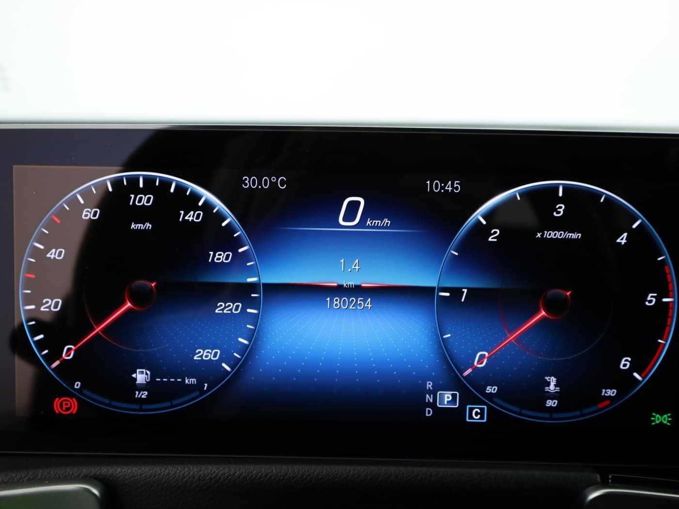 Mercedes-Benz GLB 220 d 4M Bild 12