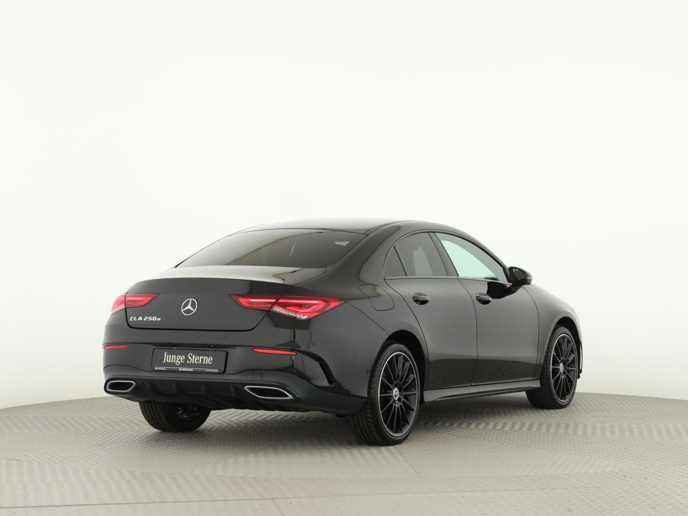 Mercedes-Benz CLA 250 e Bild 2