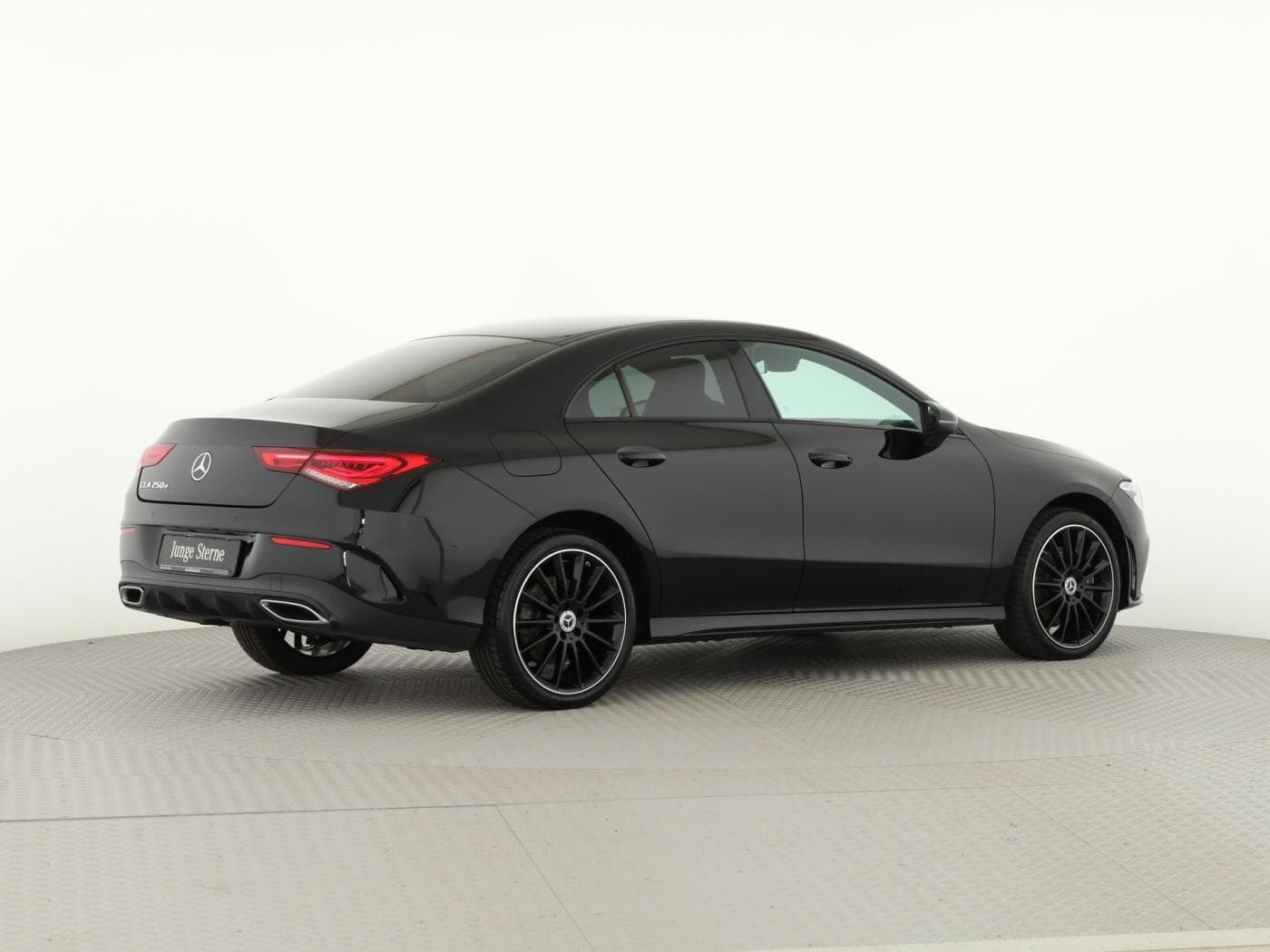 Mercedes-Benz CLA 250 e Bild 6