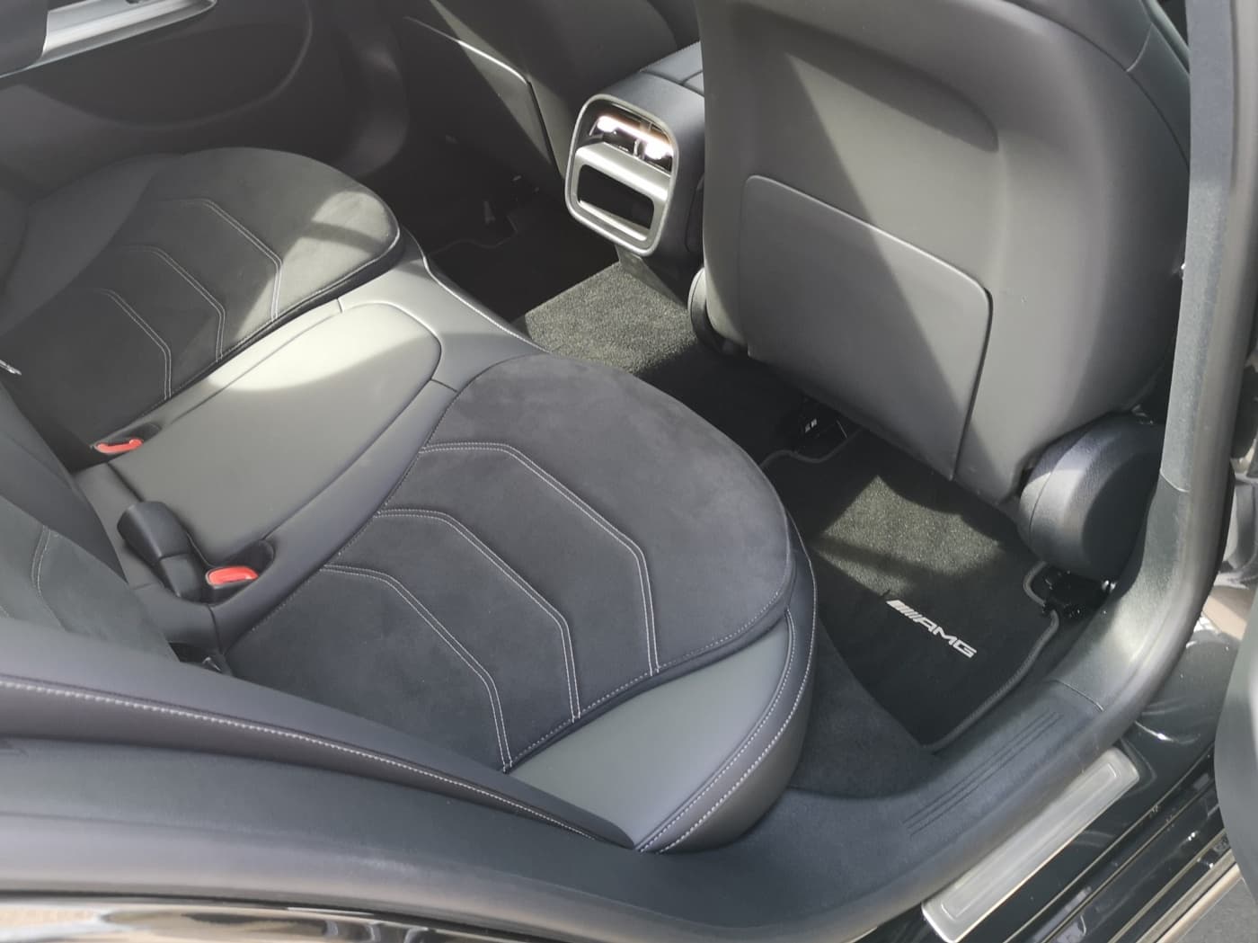 Mercedes-Benz E 220 d Bild 17