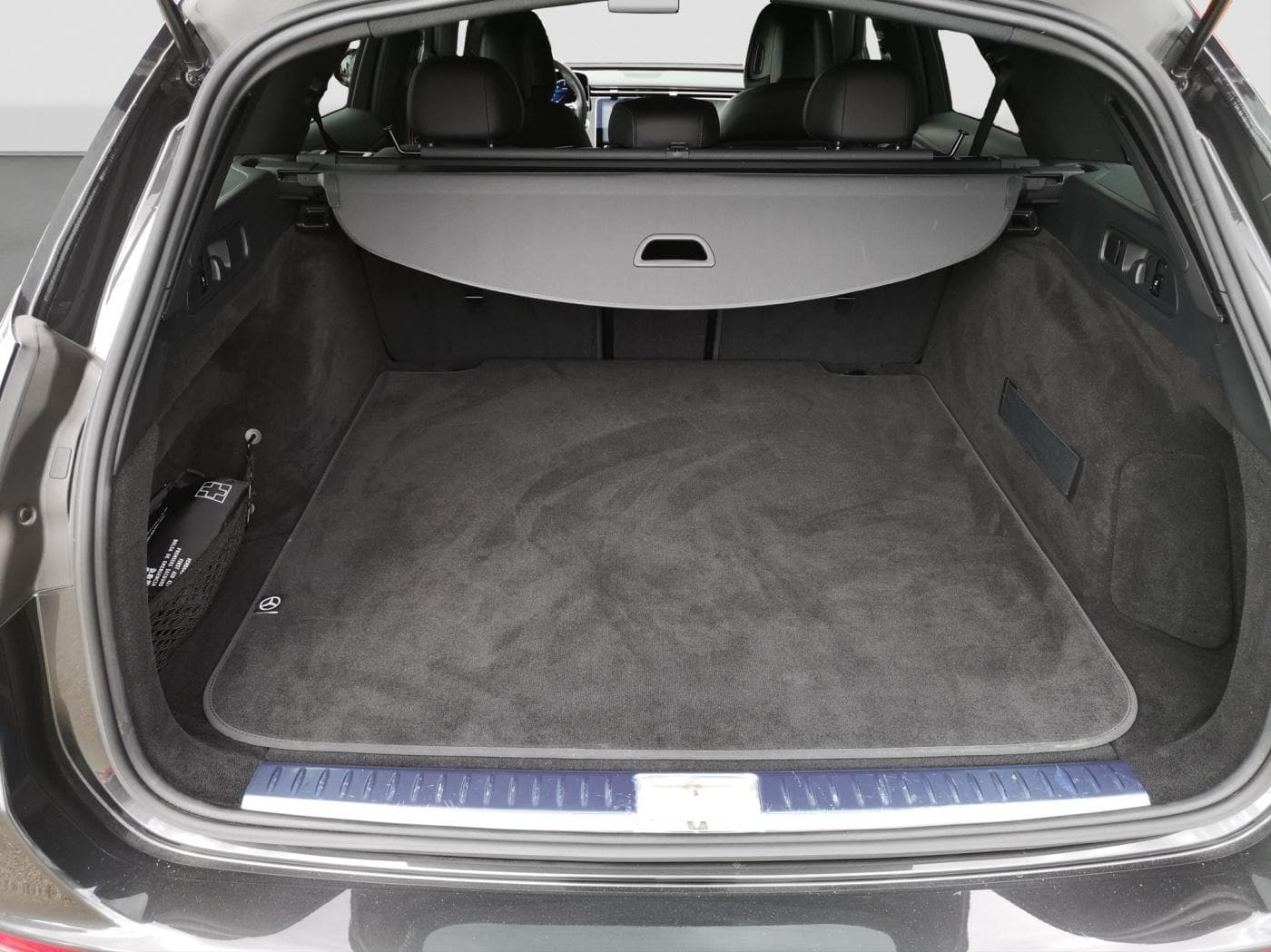 Mercedes-Benz E 220 d T Bild 18