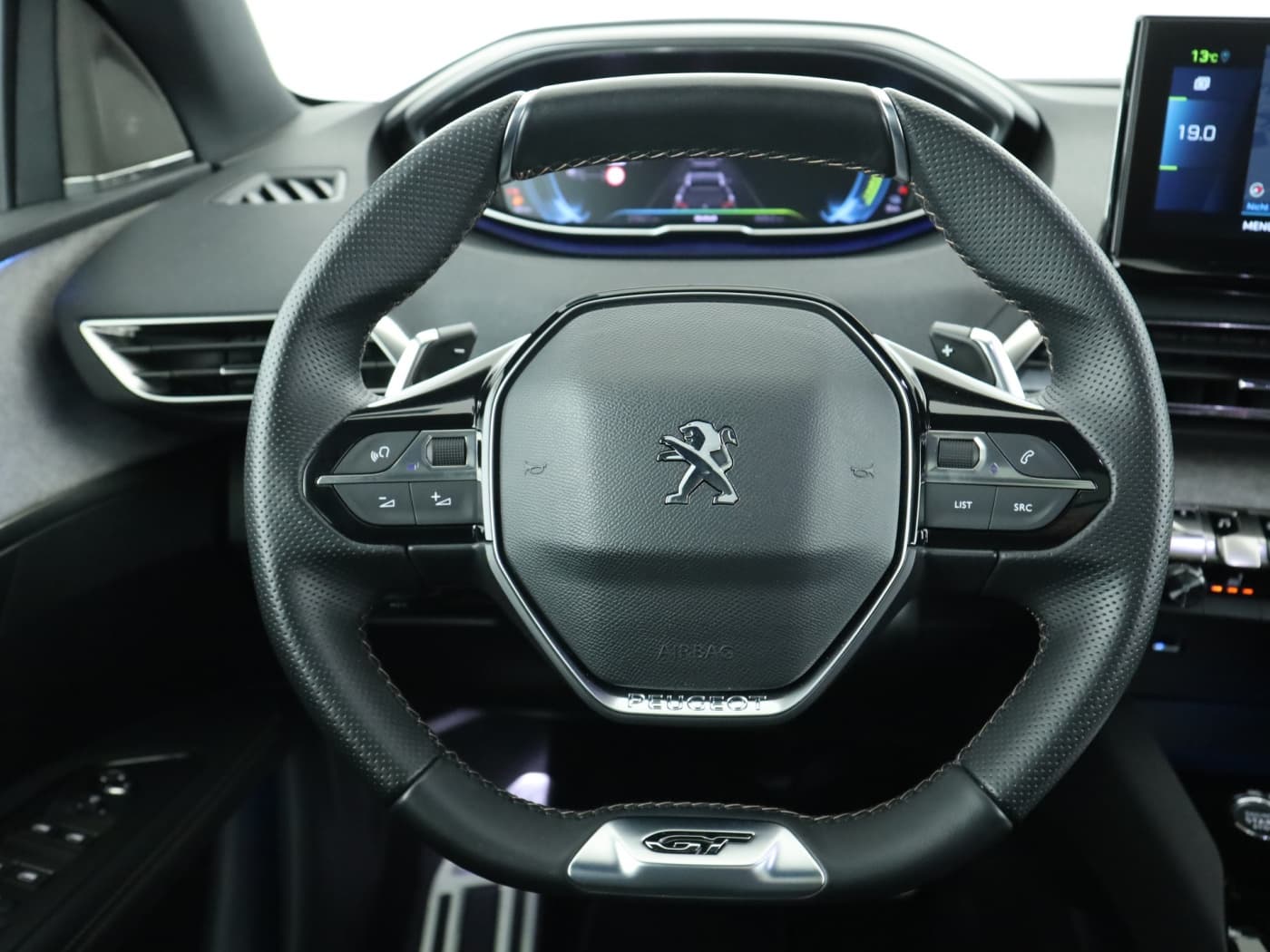 Peugeot 3008 Hybrid4 300 GT Bild 11