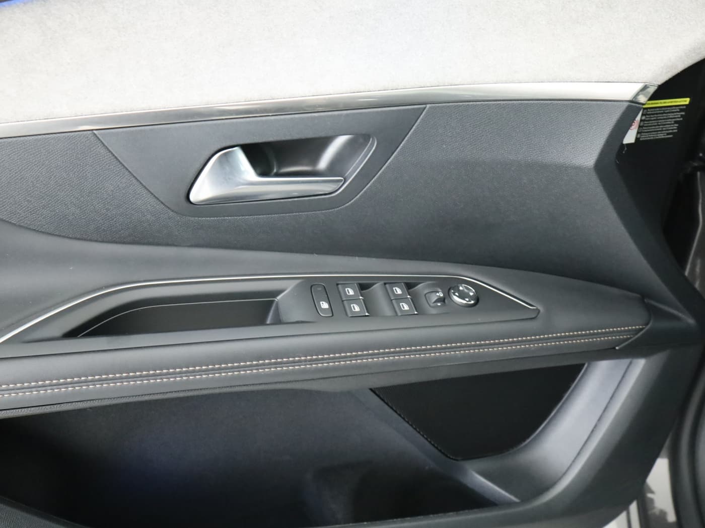 Peugeot 3008 Hybrid4 300 GT Bild 20