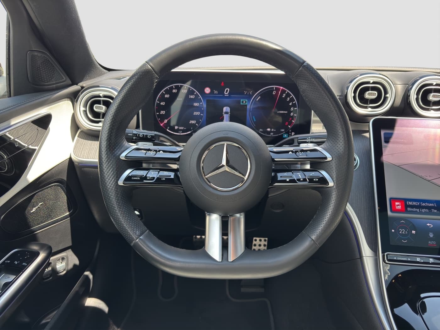 Mercedes-Benz C 300 e T Bild 10