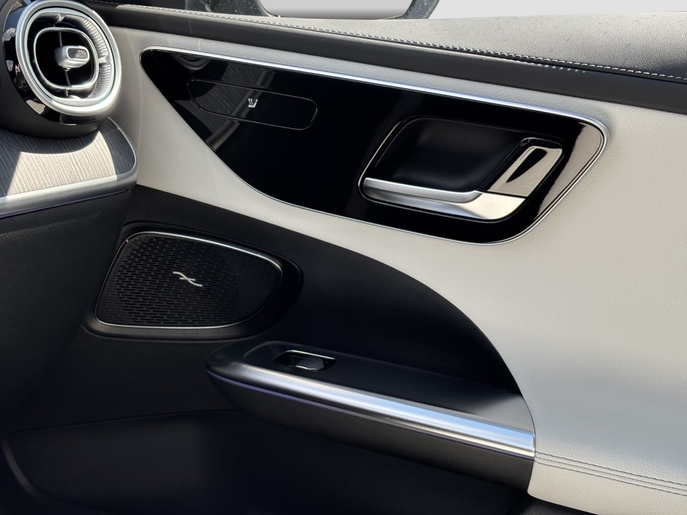Mercedes-Benz C 300 e T Bild 14