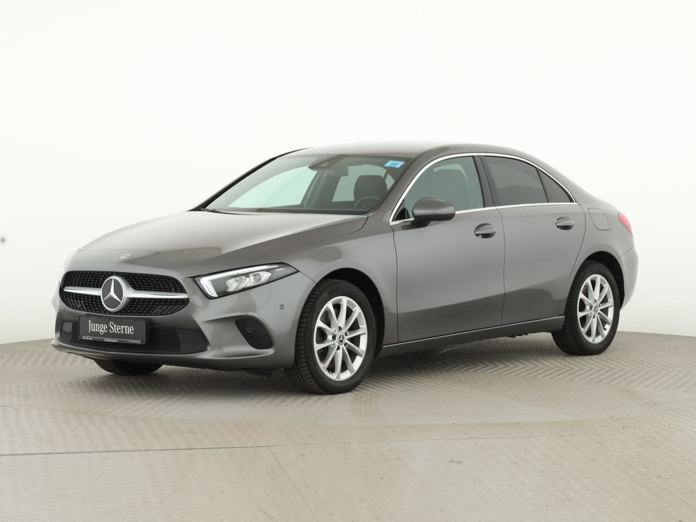 Mercedes-Benz A 250 e Lim Bild 5
