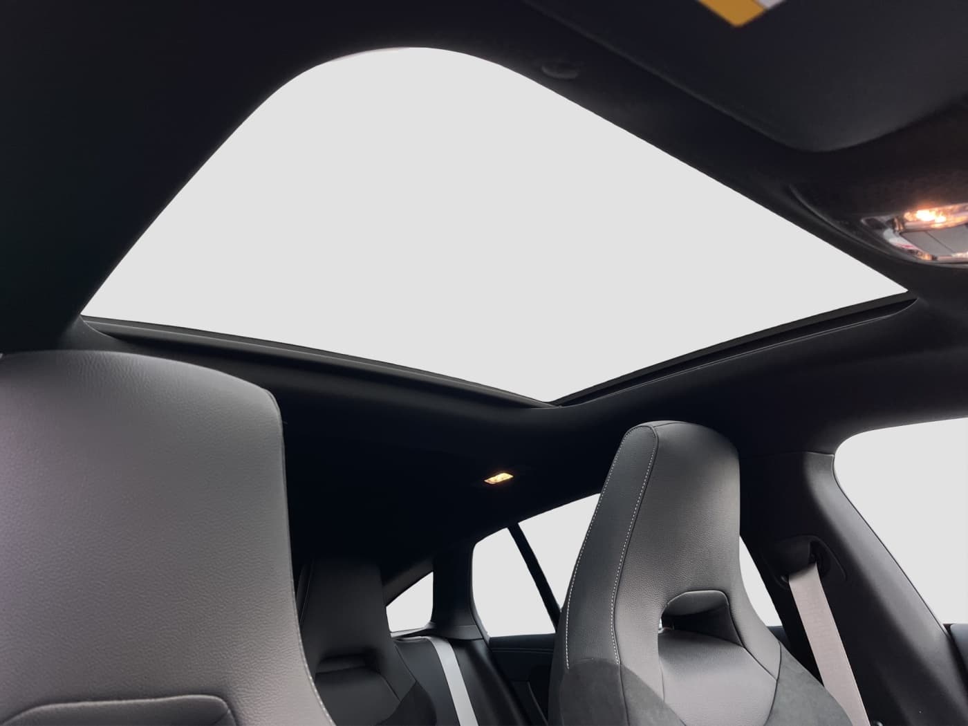 Mercedes-Benz CLA 200 d SB Bild 14