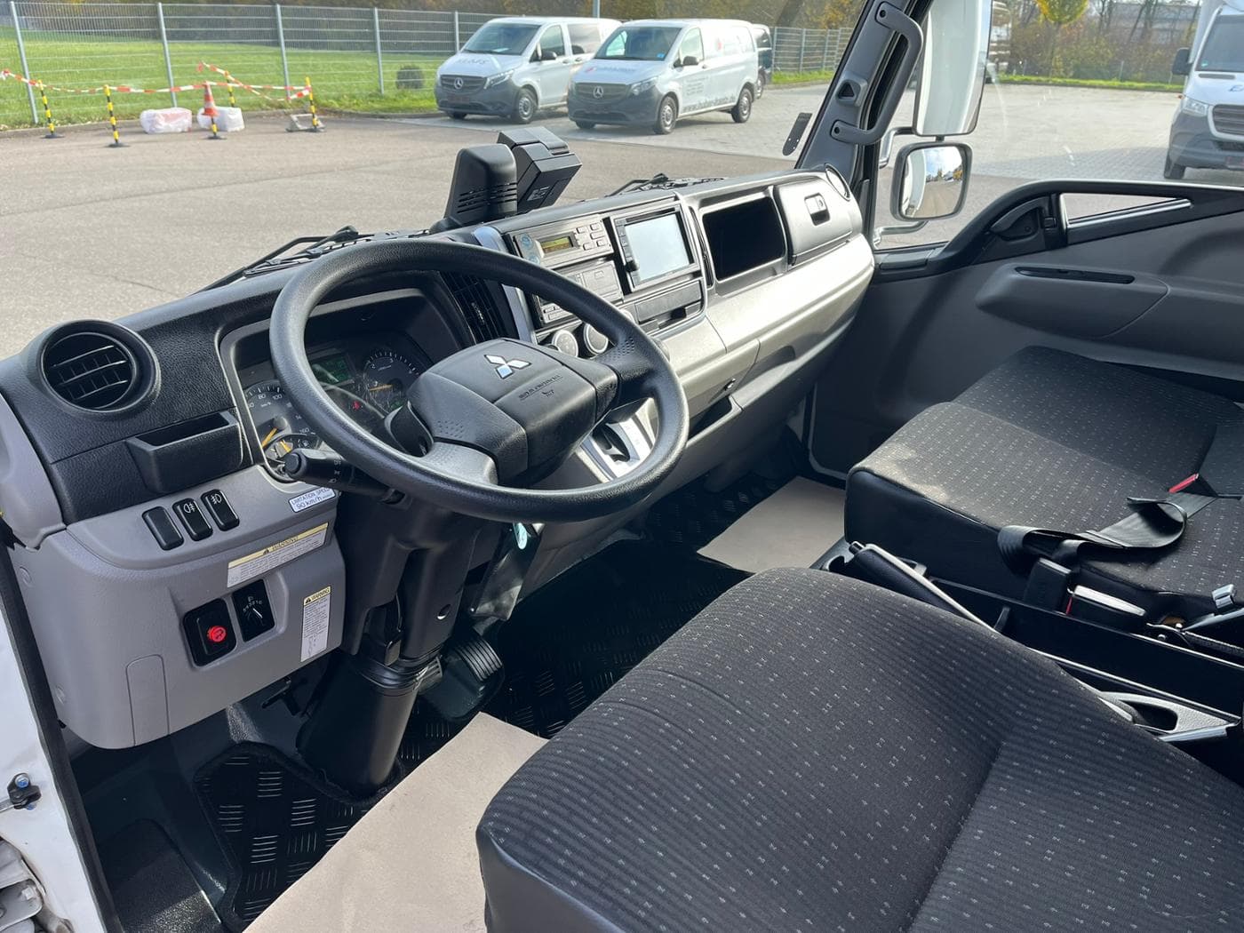 Mitsubishi Fuso Fuso Canter 7C18 AMT Junge Kofferaufbau Bild 9