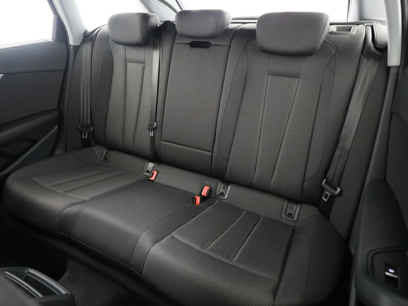 Audi A4 40 quattro 2.0 TDI Avant advanced Bild 18