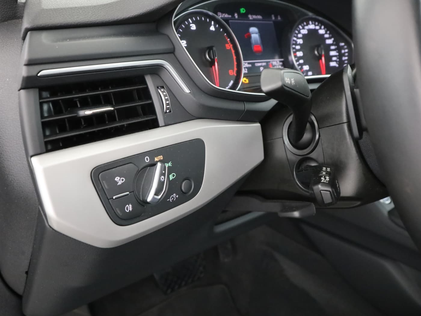 Audi A4 40 quattro 2.0 TDI Avant advanced Bild 24