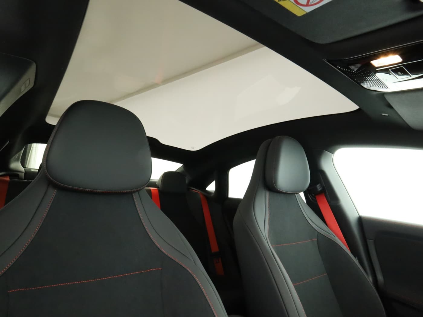 Mercedes-Benz CLA 200 Bild 21