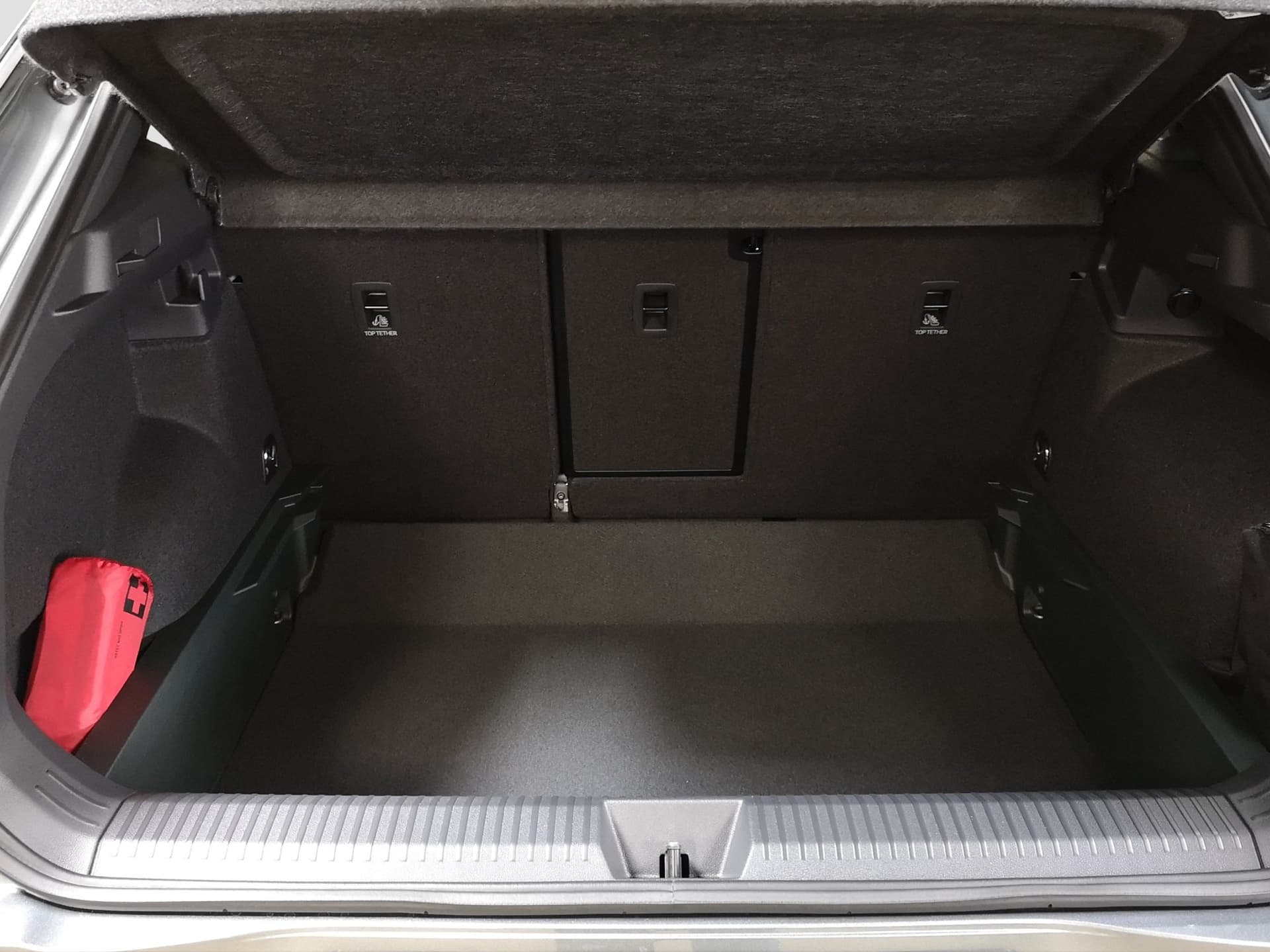 Volkswagen T-Roc R-Line 1.5 l eTSI OPF DSG Bild 17