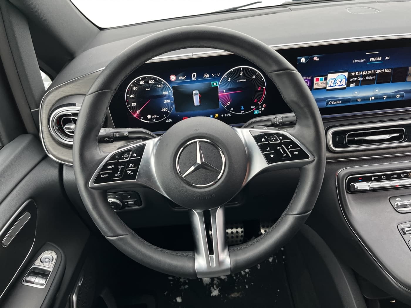 Mercedes-Benz V 250 d STYLE AMG Bild 9
