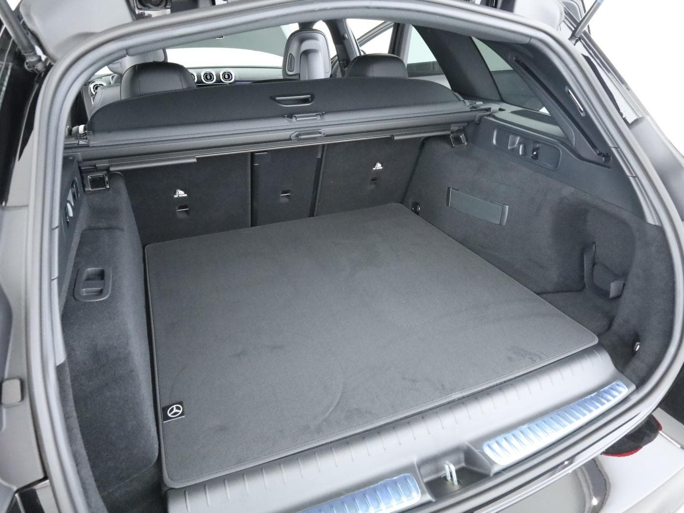 Mercedes-Benz C 300 e T-Modell mit EQ Hybrid Technologie Bild 22