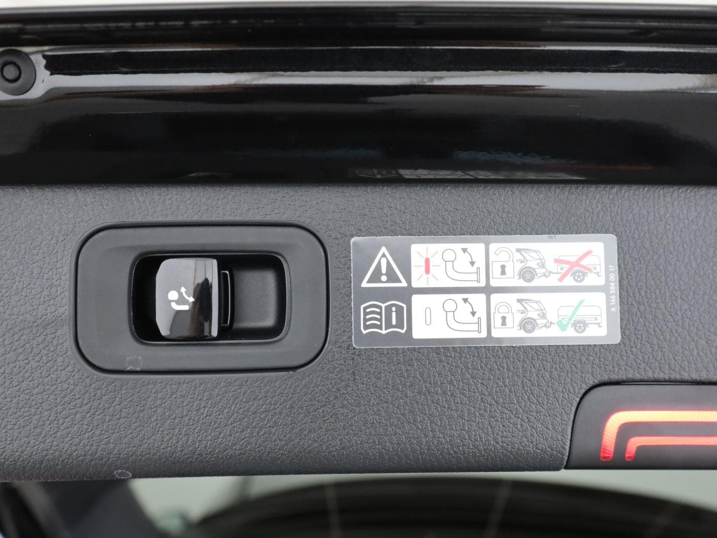 Mercedes-Benz C 300 e T-Modell mit EQ Hybrid Technologie Bild 24