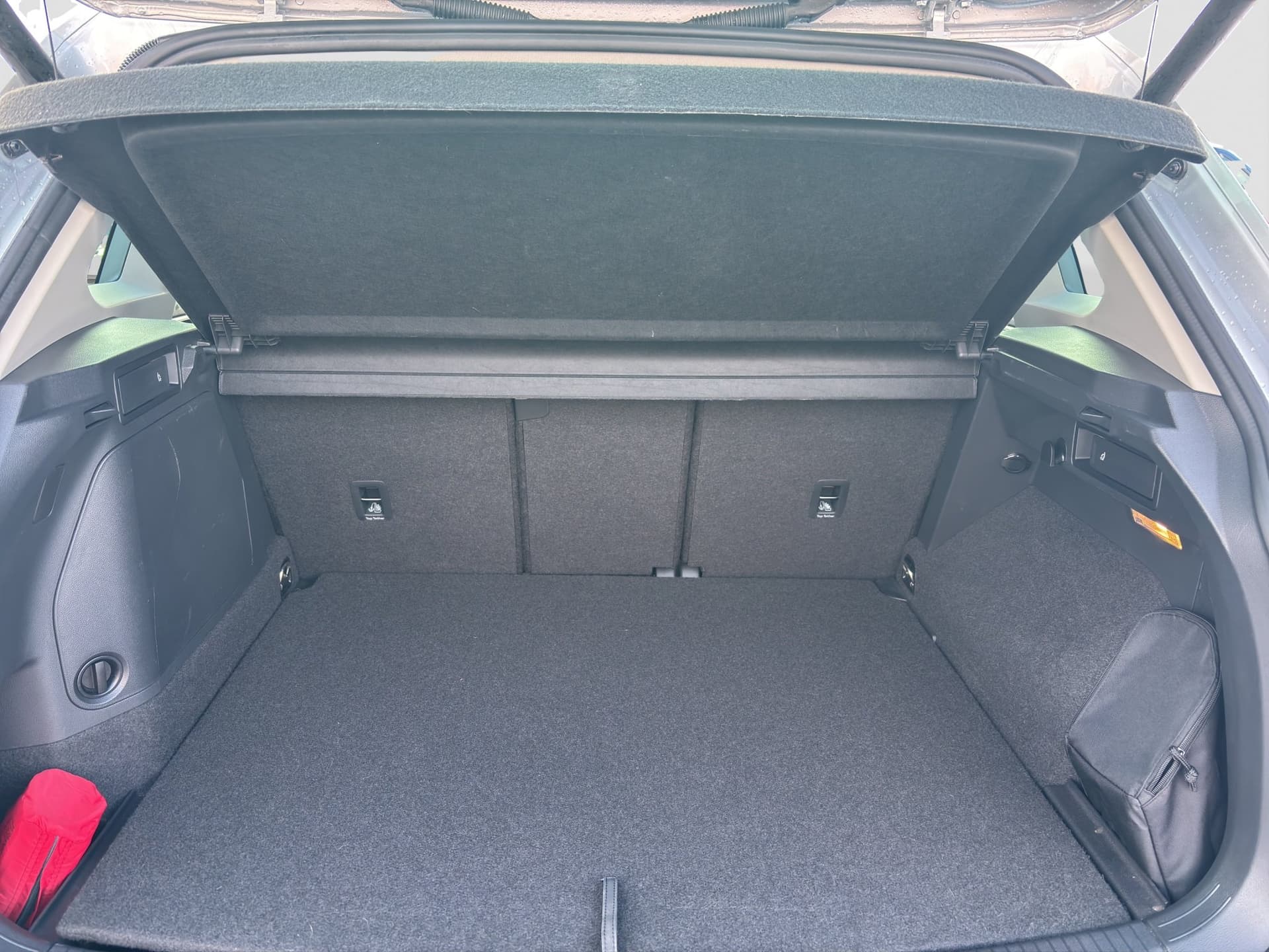 Volkswagen Tiguan Elegance 1.4 electric/TSI eHybrid 180kW 6-Gang DSG 4 Türen Bild 16