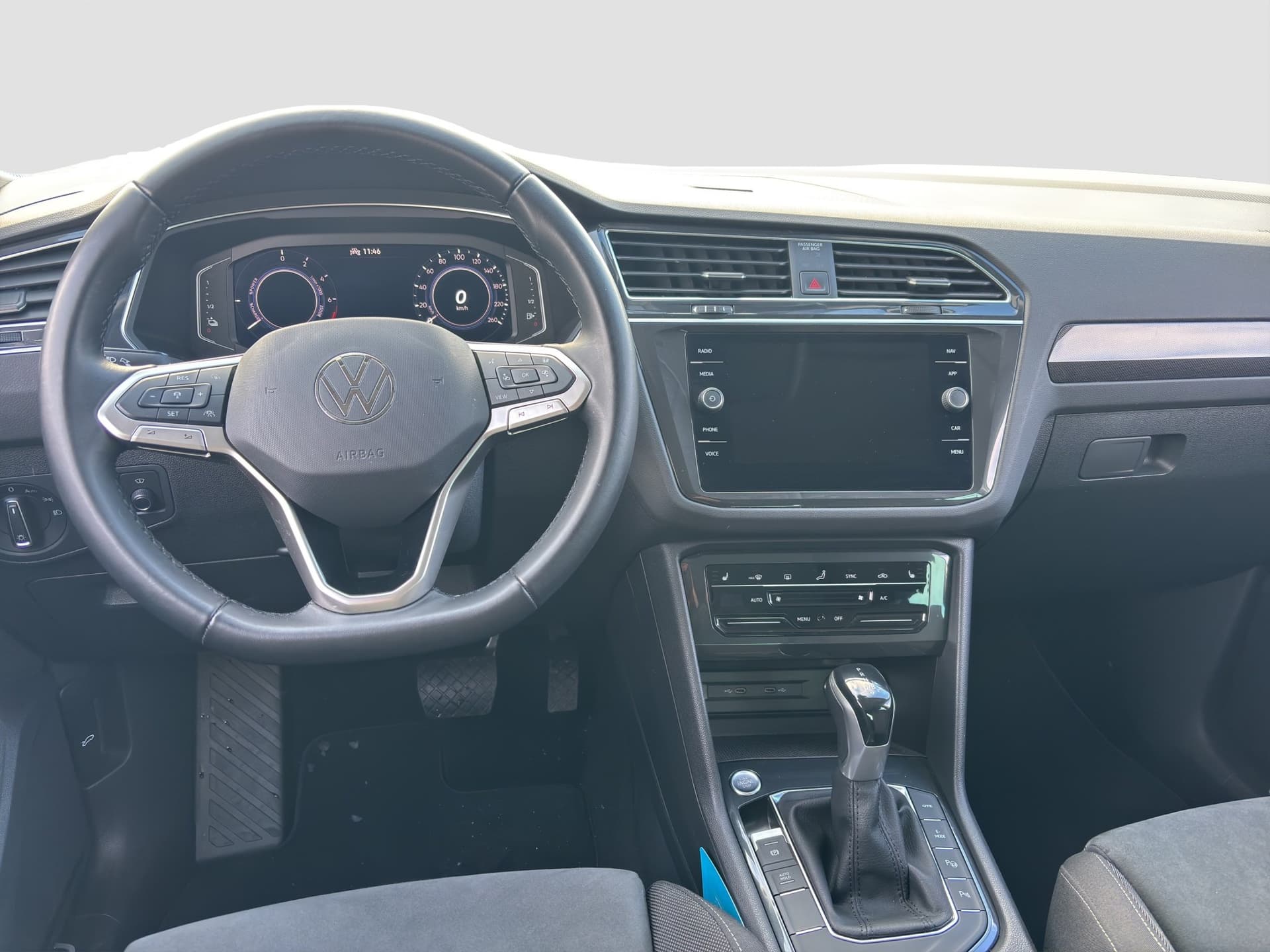 Volkswagen Tiguan Elegance 1.4 electric/TSI eHybrid 180kW 6-Gang DSG 4 Türen Bild 9