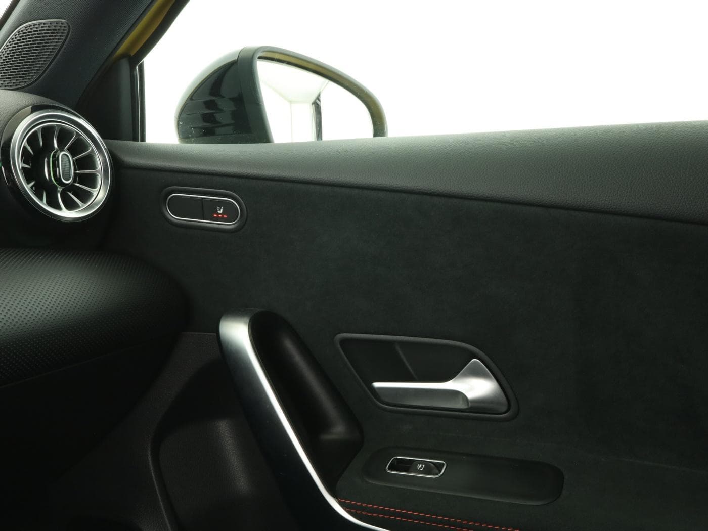 Mercedes-Benz A 250 4M Bild 16