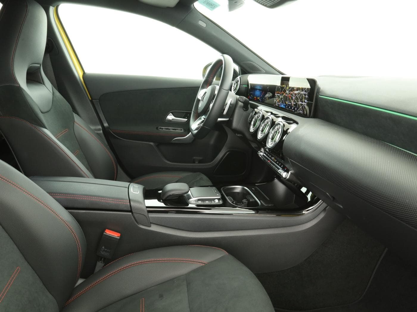 Mercedes-Benz A 250 4M Bild 17
