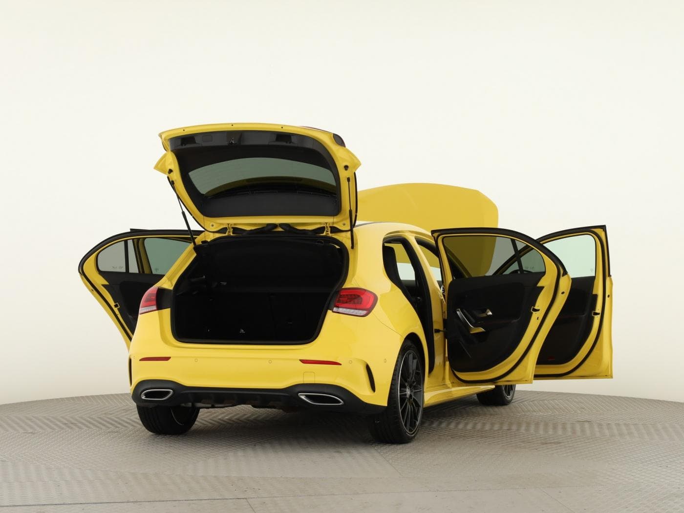 Mercedes-Benz A 250 4M Bild 9
