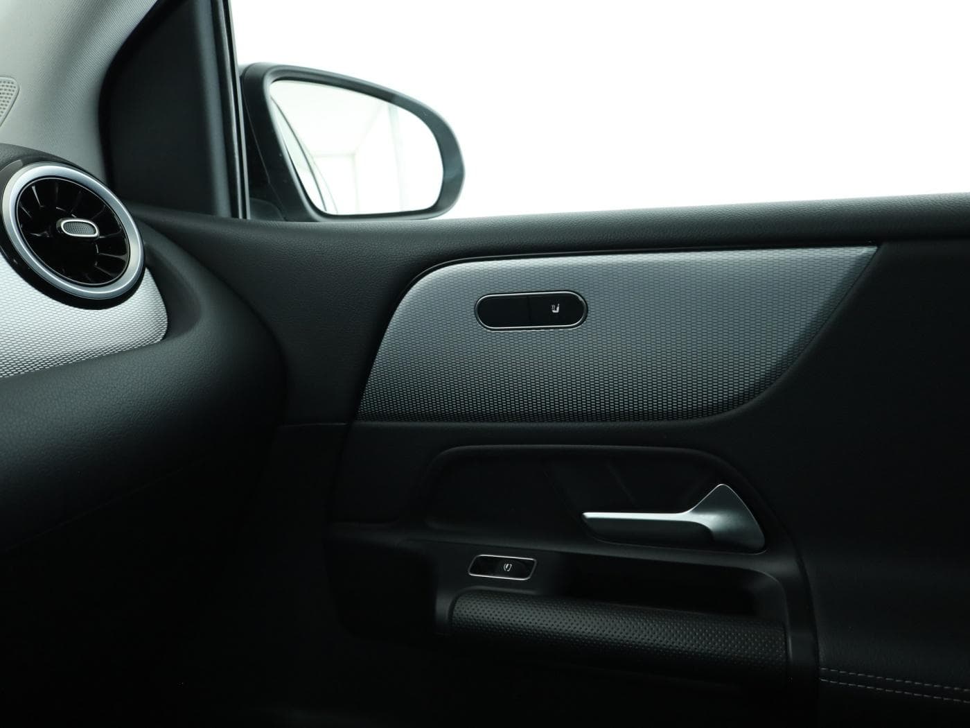 Mercedes-Benz B 180 d Bild 16