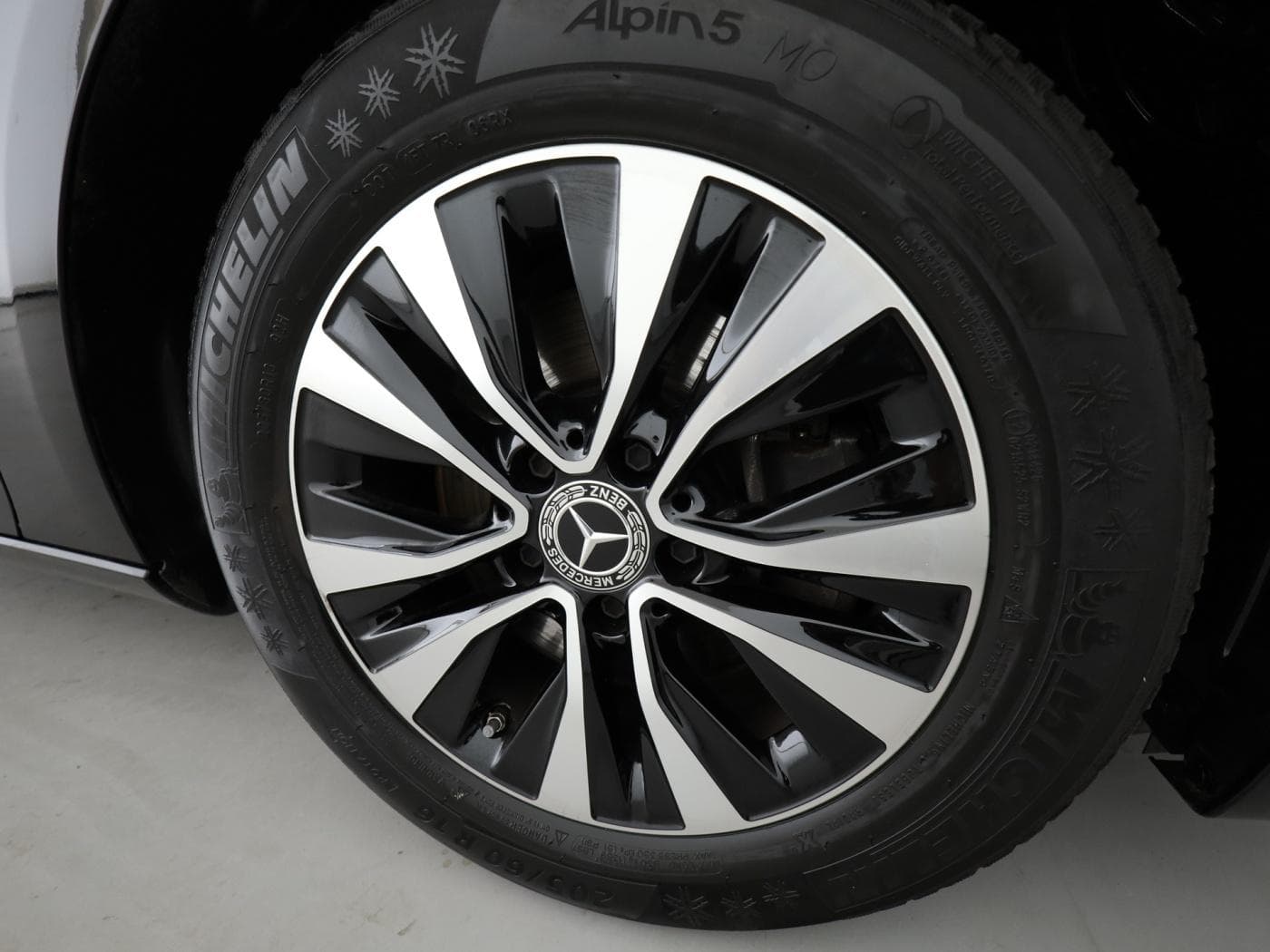 Mercedes-Benz B 180 d Bild 21