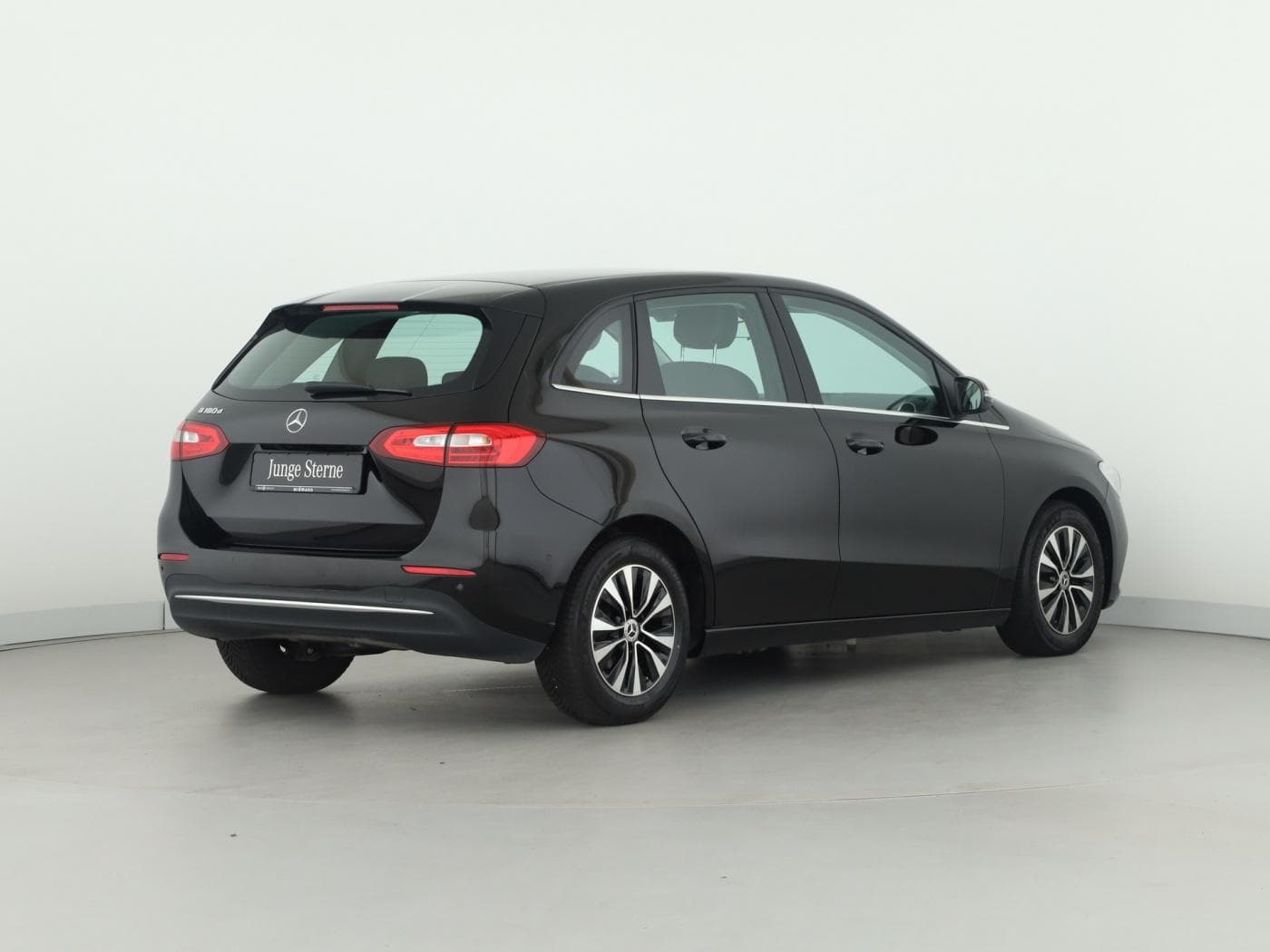 Mercedes-Benz B 180 d Bild 6