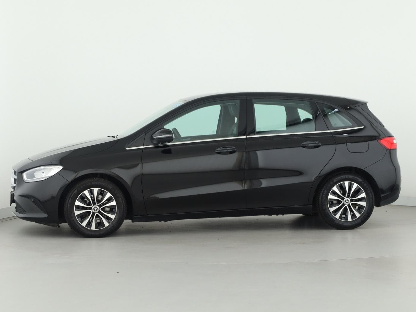 Mercedes-Benz B 180 d Bild 7