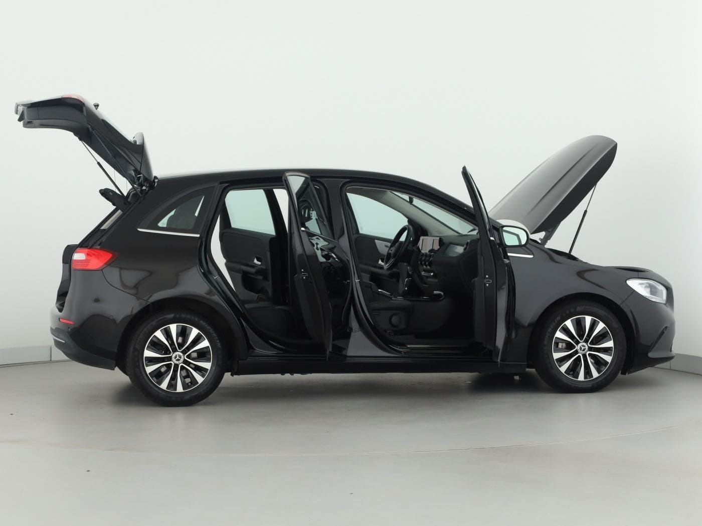 Mercedes-Benz B 180 d Bild 8