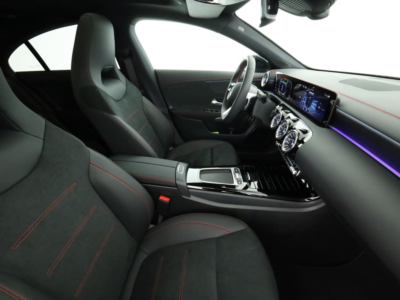 Mercedes-Benz CLA 180 Coup Bild 17