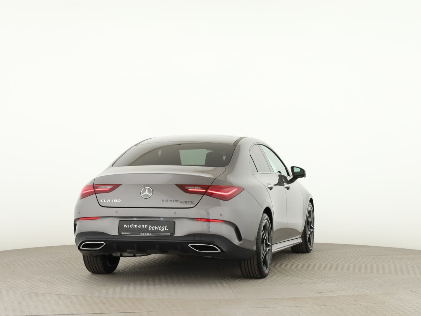 Mercedes-Benz CLA 180 Coup Bild 2
